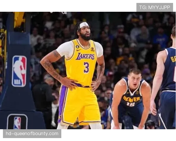 “官方：莱斯特城前锋瓦尔迪因小腿拉伤将缺阵四周”